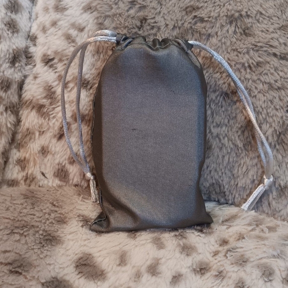 Vivitar Red Action Camera with Accessories - Picture 11 of 11